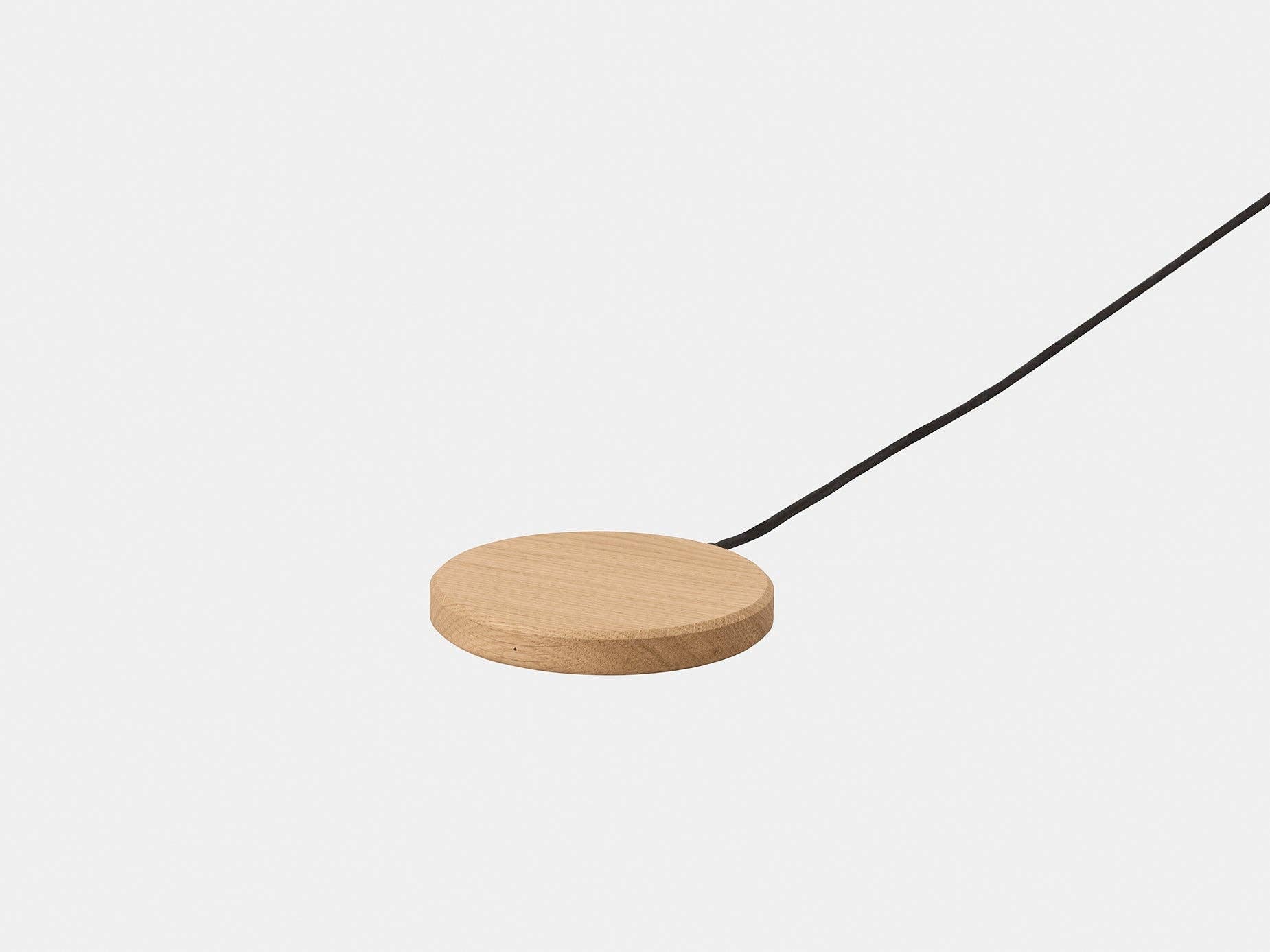 Slim Charging Pad in Oak