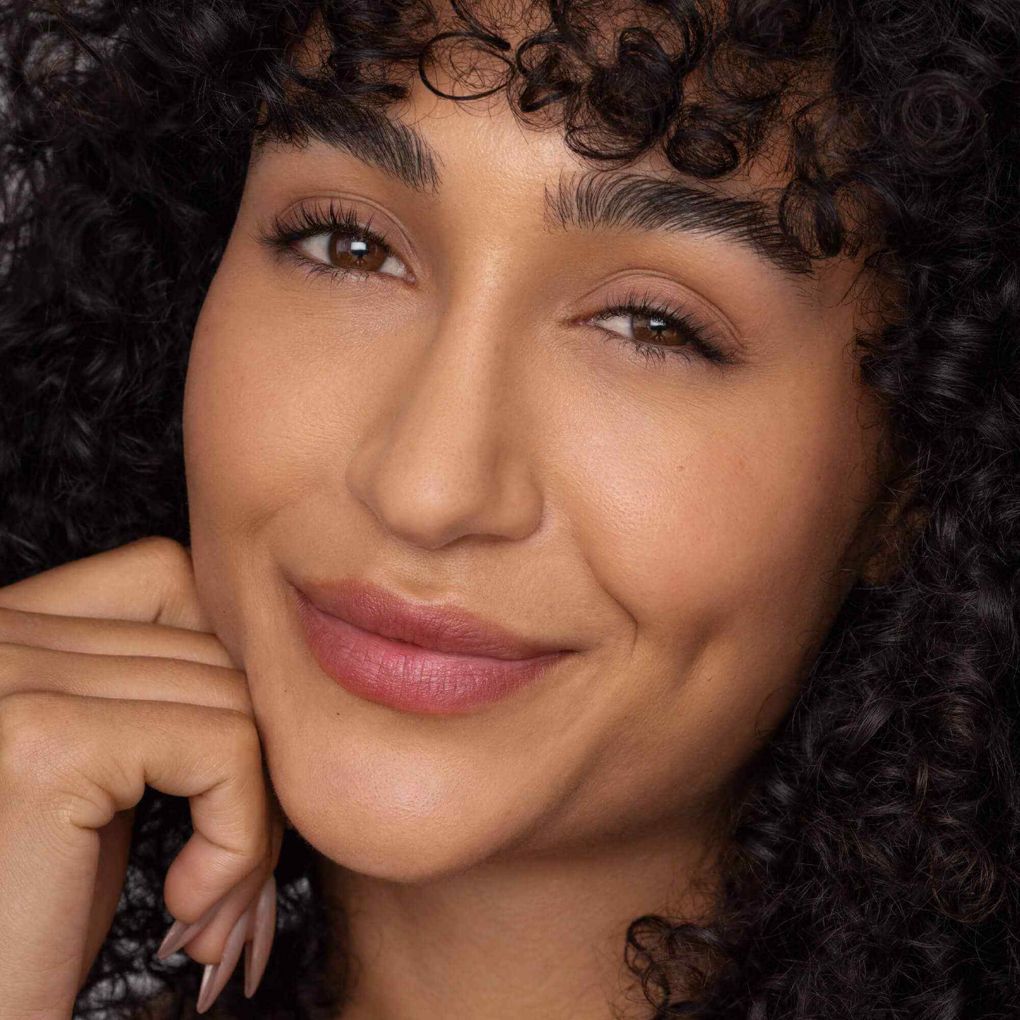 Long-lasting Lip Tint Lola - Vibrant All-Day Wear with a Long-lasting Formula