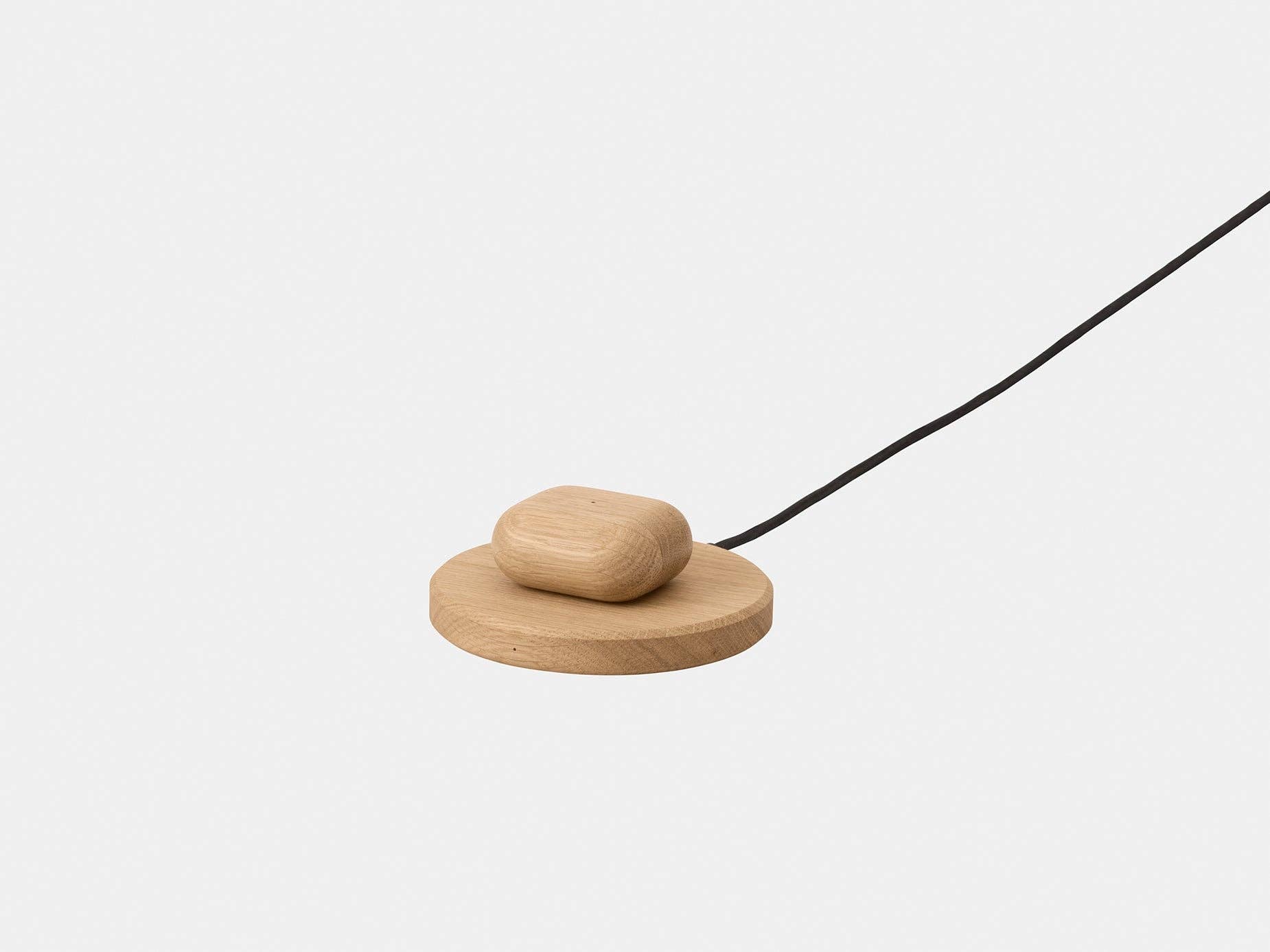 Slim Charging Pad in Oak 